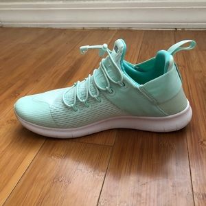 Women’s Nike Free RN CMTR (2017)